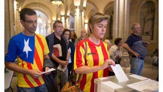Сторонники независимости Каталонии получили большинство в парламенте