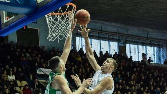 «Николаев» обыграл «Запорожье» в Суперлиге