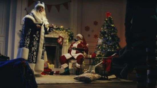 Дед Мороз приехал в США и взял в заложники Санта Клауса (ВИДЕО)