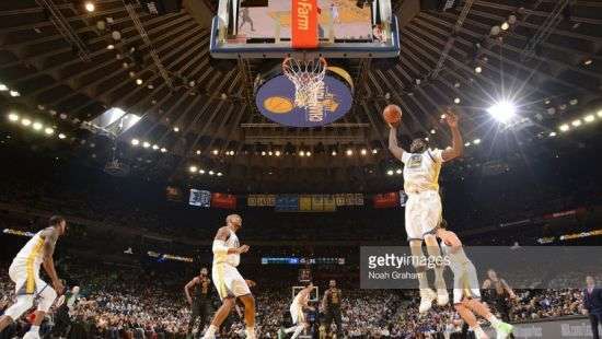 НБА. «Оклахома» переиграла «Хьюстон», «Голден Стэйт» справился с «Кливлендом», «Вашингтон» одолел «Бостон»