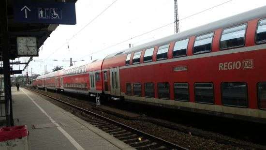 В Германии мужчина выжил после того, как его дважды переехал поезд