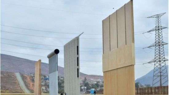 США тестирует прототипы стены на границе с Мексикой