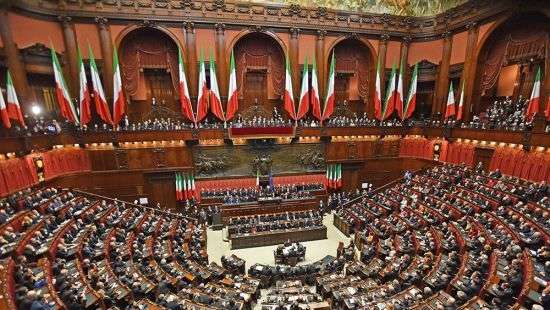 Президент Италии подписал указ о роспуске парламента