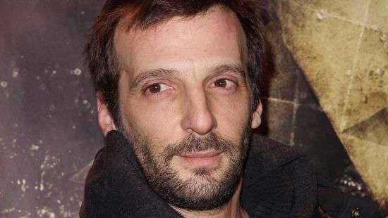 Во Франции полиция подала в суд на актера Кассовица из-за твита