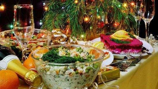 Как не набрать лишний вес в праздники, советы диетологов