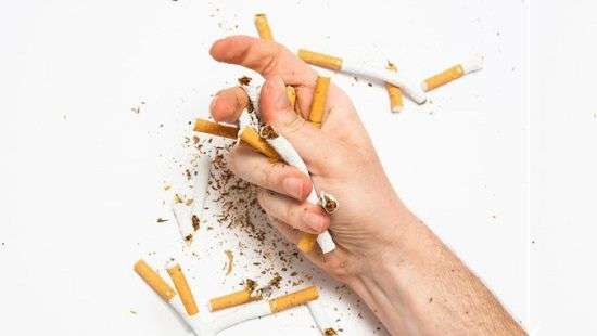 Как бросить курить в новом году, рассказали врачи