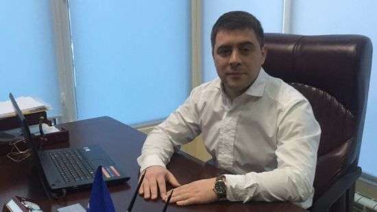 В Черновцах местный депутат за год купил 63 квартиры