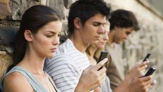 Какое влияние оказывают современные гаджеты на детей, рассказали специалисты