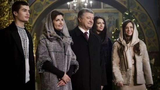 Порошенко с семьей поздравил Украину с Рождеством Христовым - ВИДЕО