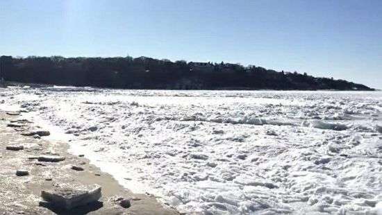 Небывалые морозы в США сковали льдом Атлантический океан (ВИДЕО)