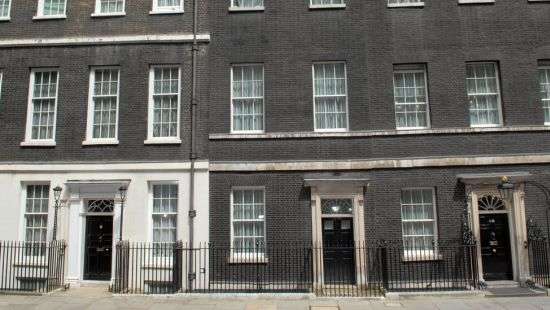 Лидер британских консерваторов Маклохлин подал в отставку