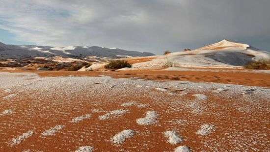 В пустыне Сахара выпал снег - ФОТО