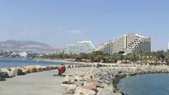 На израильском курорте племянника французского премьера ударили ножом