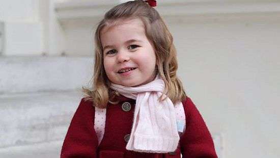 Принцесса Шарлотта впервые посетила детский сад (ФОТО)