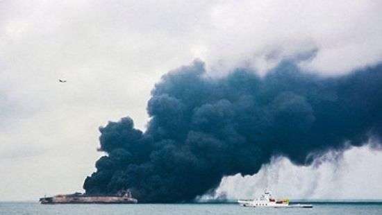 Иранские спасатели у китайских берегов будут искать команду взорвавшегося танкера