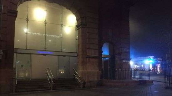 В британском графстве пылает старинный вокзал