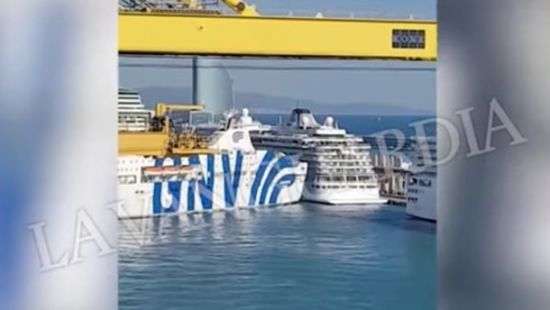 В Барселоне паром столкнулся с круизным лайнером (ВИДЕО)