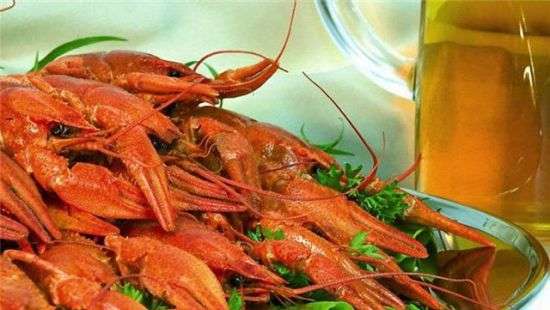 В Швейцарии запретили варить раков и омаров живьем