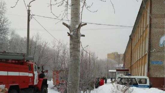 Неизвестные в масках и с ножами напали на школу в России