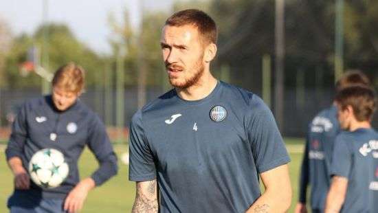 «Олимпик» покинули два футболиста