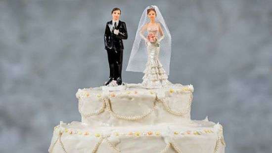 На свадьбе детей «уважаемых людей» Казахстана съели мегаторт - ВИДЕО