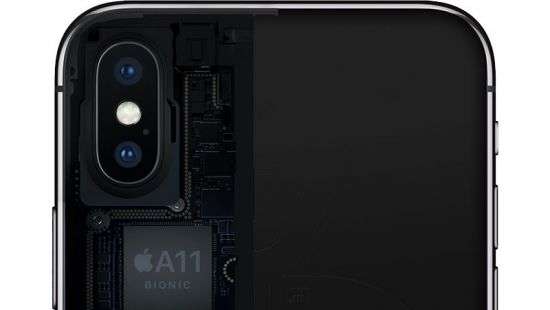 На Apple подали в суд