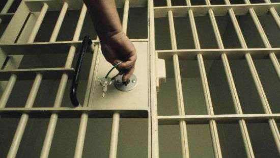 В Македонии заключенных будут выпускать из тюрем из-за нехватки мест