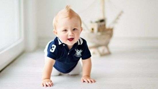 Опасно ли ребенку ползать по ковру и полу, рассказали эксперты