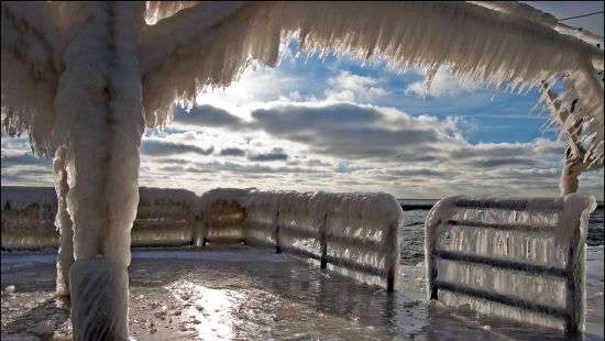 В США лед сковал озеро Мичиган - ВИДЕО