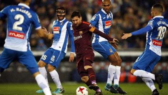 «Барселона» впервые проиграла в каталонском дерби
