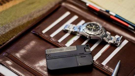 Полиция Италии сообщила о появлении на рынке пистолета размером с кредитку