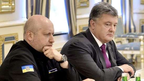 Госизмена Януковича: суд допросит Порошенко и Турчинова