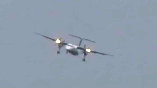 Опубликовано шокирующее видео посадки самолета в Германии во время урагана (ВИДЕО)