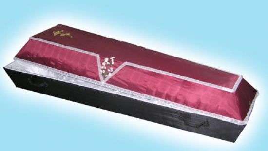 В Африке покойница родила в гробу