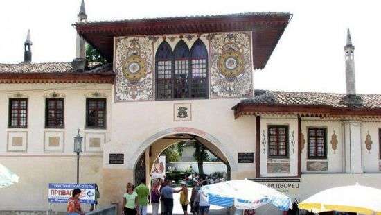 Россия уничтожает в Крыму уникальный дворец