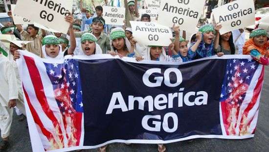 Мировой рейтинг одобрения политики США рекордно снизился