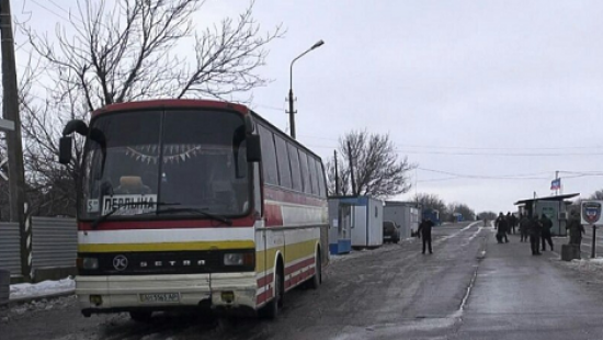 Боевики обстреляли автобус под Оленовкой, есть жертвы - ФОТО