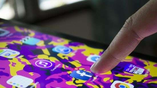 Facebook начнёт опрашивать пользователей