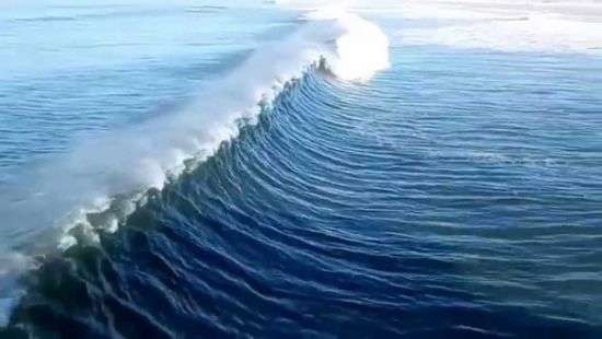 В США после мощного землетрясения объявили угрозу цунами