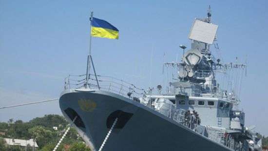 Песков: Слова Путина о возврате кораблей из Крыма Украине - официальное предложение