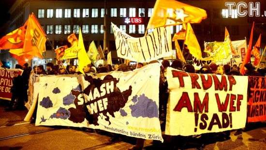 В Давосе антиглобалисты протестовали против Трампа