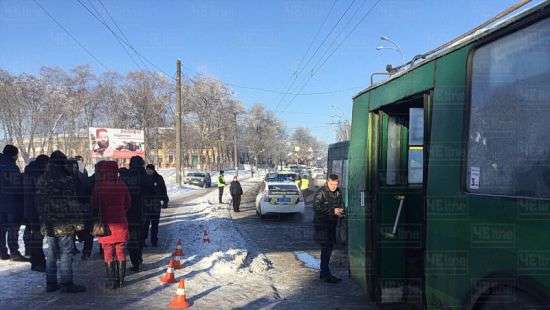 В Чернигове маршрутка врезалась в троллейбус: 12 пострадавших (ФОТО/ВИДЕО)