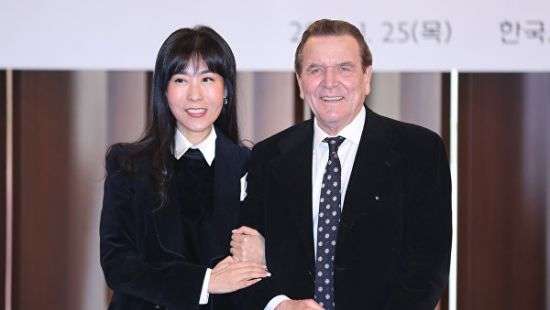 Экс-канцлер Германии Шредер в 73 года решился на пятый брак