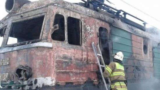 На Полтавщине на ходу загорелся электровоз