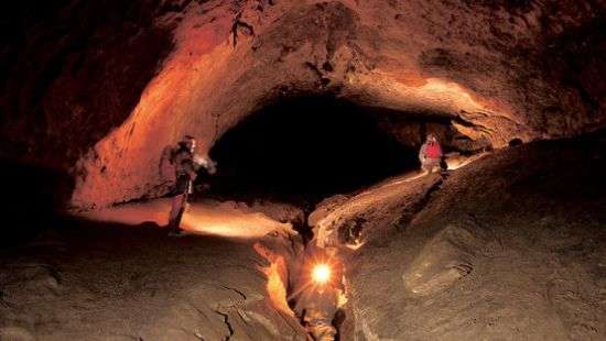 В Швейцарии освободили туристов, которые пять дней были заблокированы в пещере