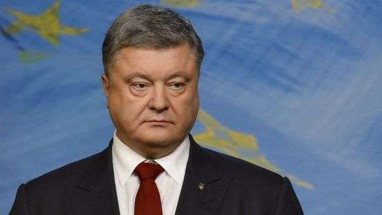 Штормовое предупреждение не пустило Порошенко к Мемориалу Героям Крут