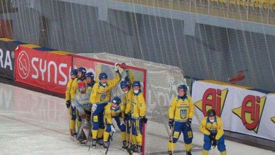 Сборная Украины по хоккею проиграла и выбыла в низшую группу ЧМ