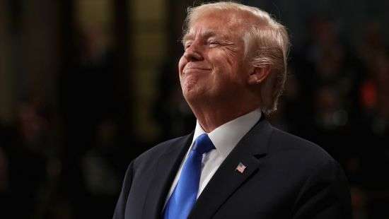 Бурно рукоплещущий сам себе Трамп попал на ВИДЕО