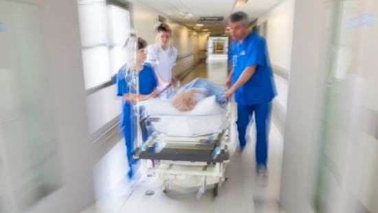 Во Франции люди массово умирают от гриппа