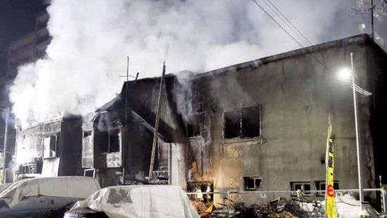 В Японии при пожаре в дом престарелых погибли не менее 11 человек